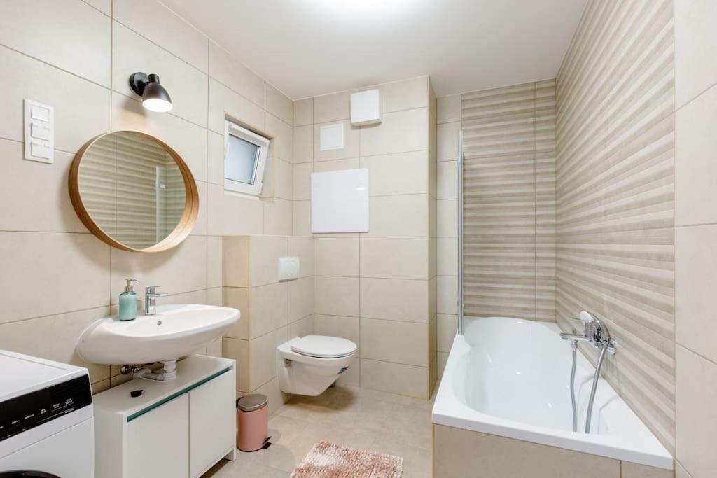 Szondi Corner Apartman Budapeste Exterior foto